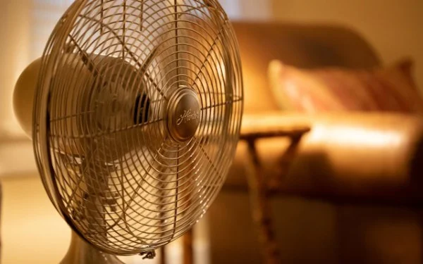 Rethinking Push-Based Systems: The Case for Hybrid Fan-Out Solutions
