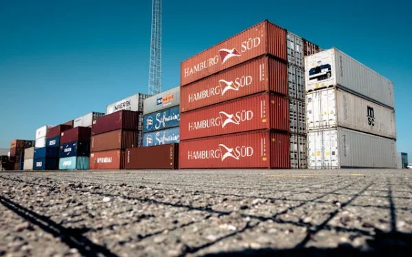 Optimizing Containerized AI Workloads: Strategies for Efficient LLM Deployment